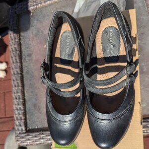 Earth Origins Black Victoria Bobby 7.5